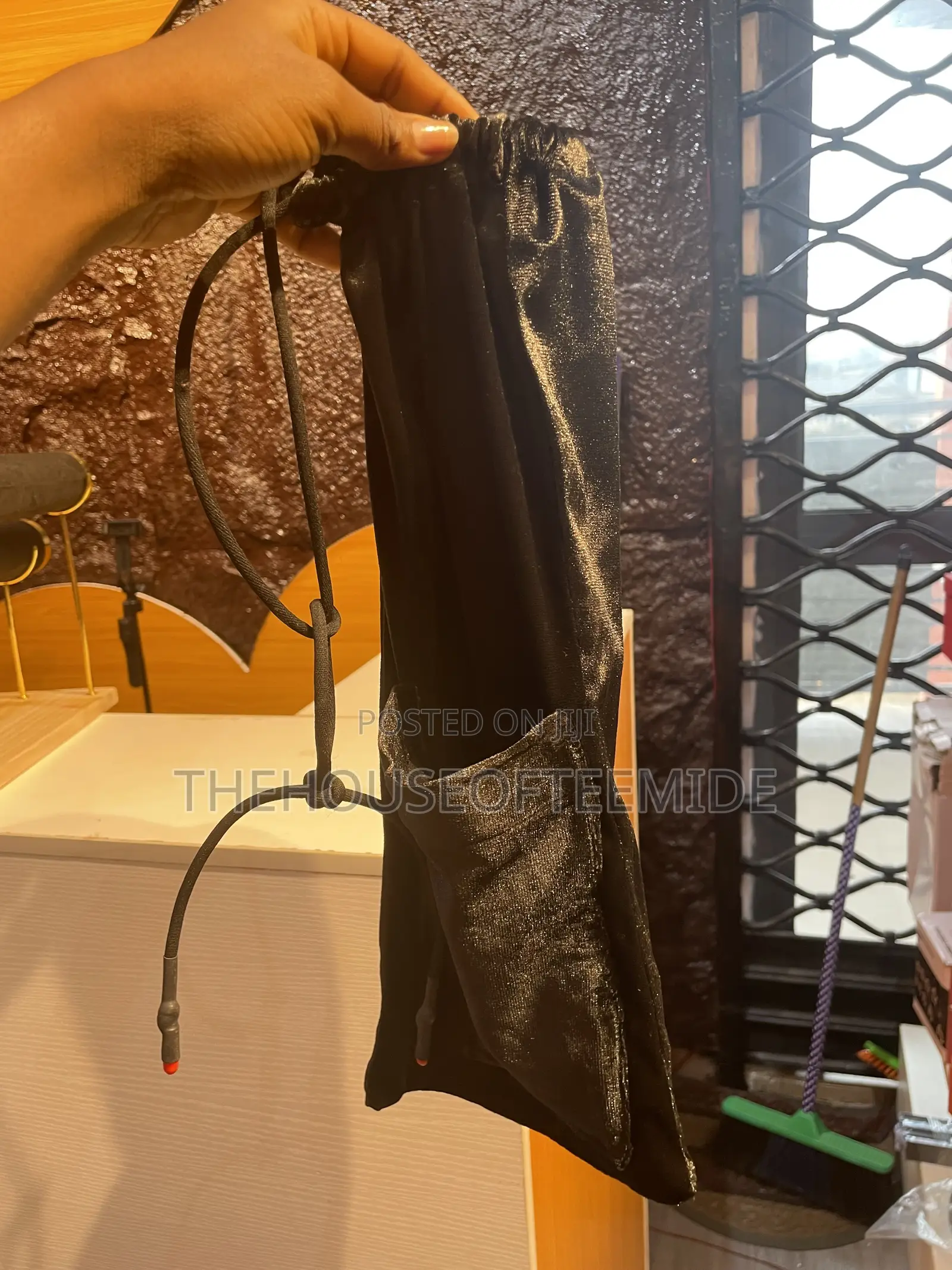 Tripod and Gadget Bag (For Easy Carriage)