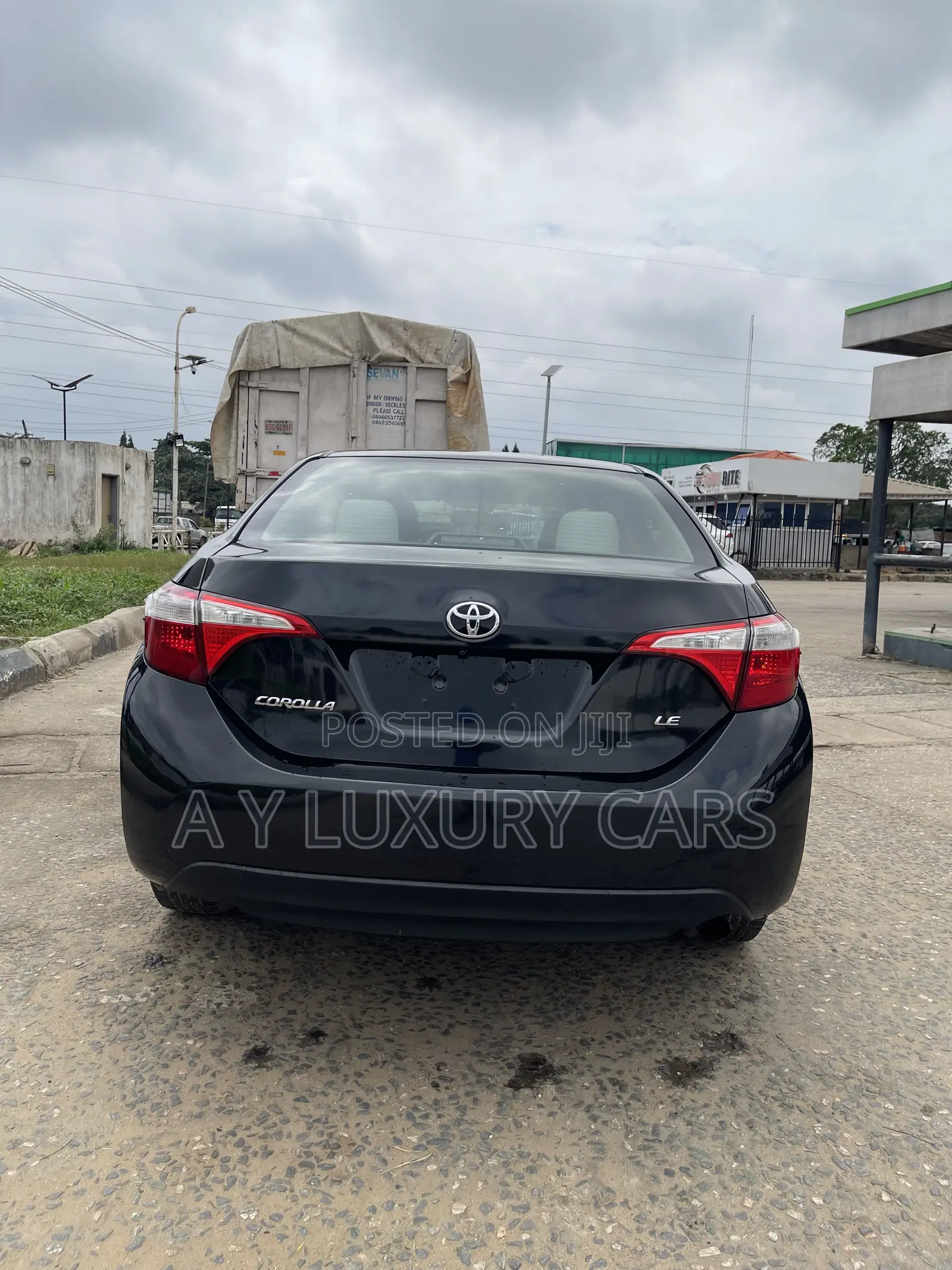 Toyota Corolla LE 4dr Sedan (1.8L 4cyl CVT) 2015 Black