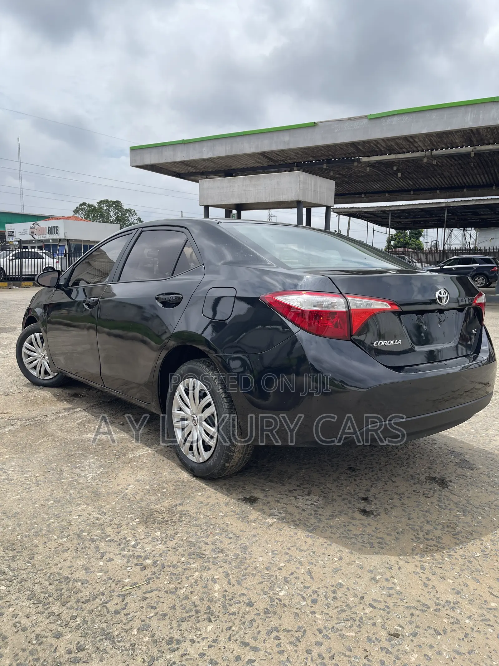 Toyota Corolla LE 4dr Sedan (1.8L 4cyl CVT) 2015 Black