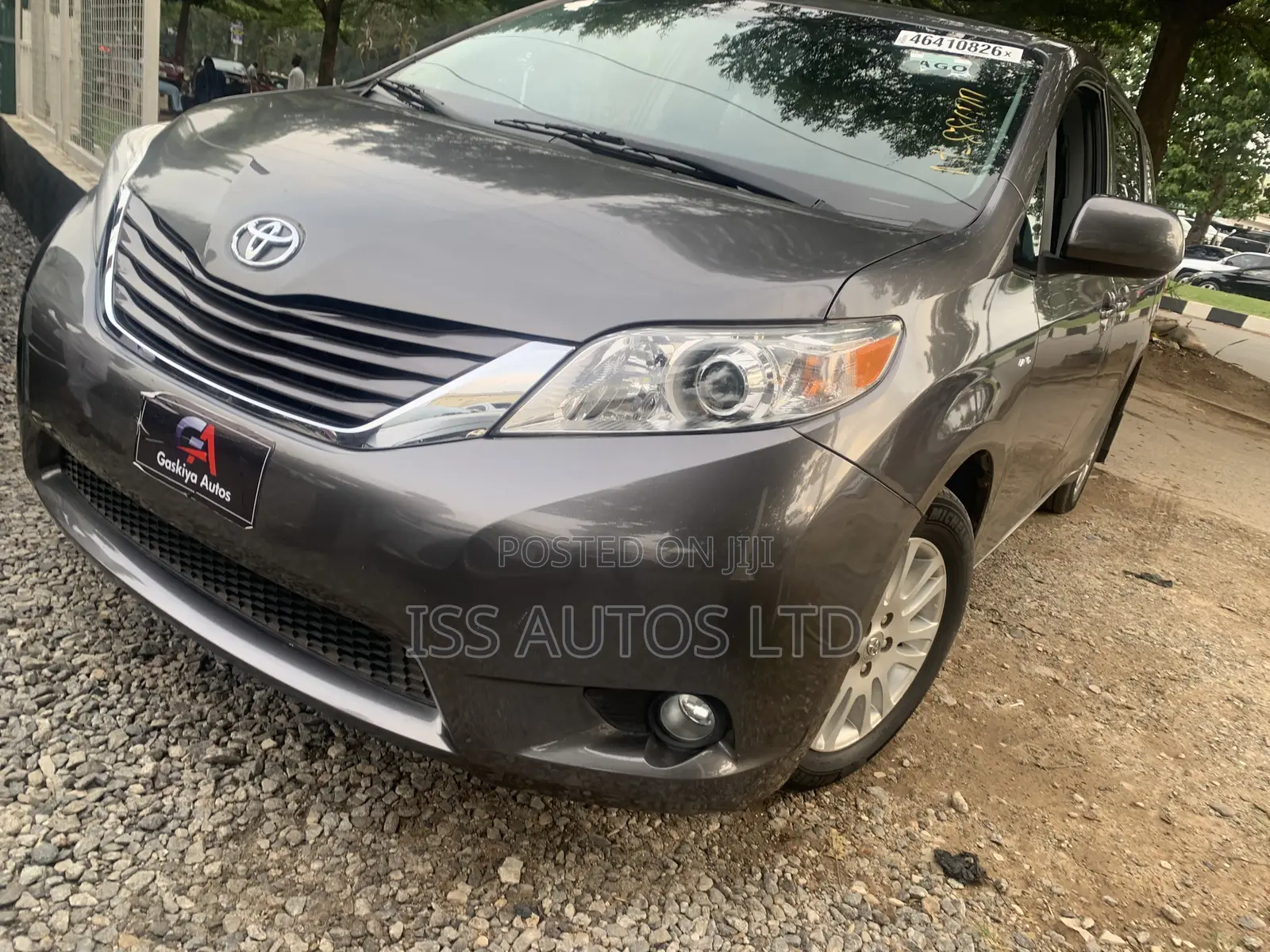 Toyota Sienna LE 8 Passenger (3.5L 6cyl 8A) 2017 Gray