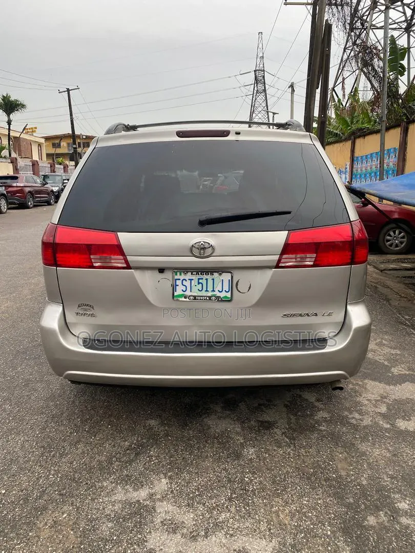 Toyota Sienna LE AWD (3.3L V6 5A) 2004 Silver
