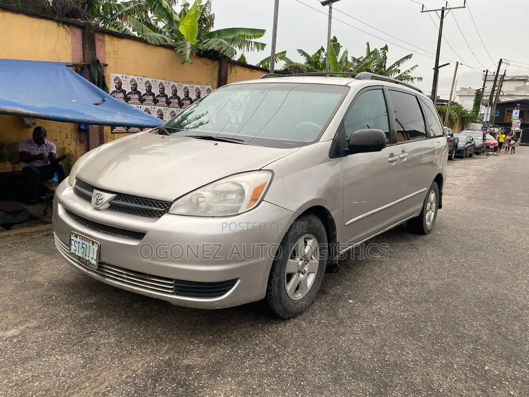 Toyota Sienna LE AWD (3.3L V6 5A) 2004 Silver