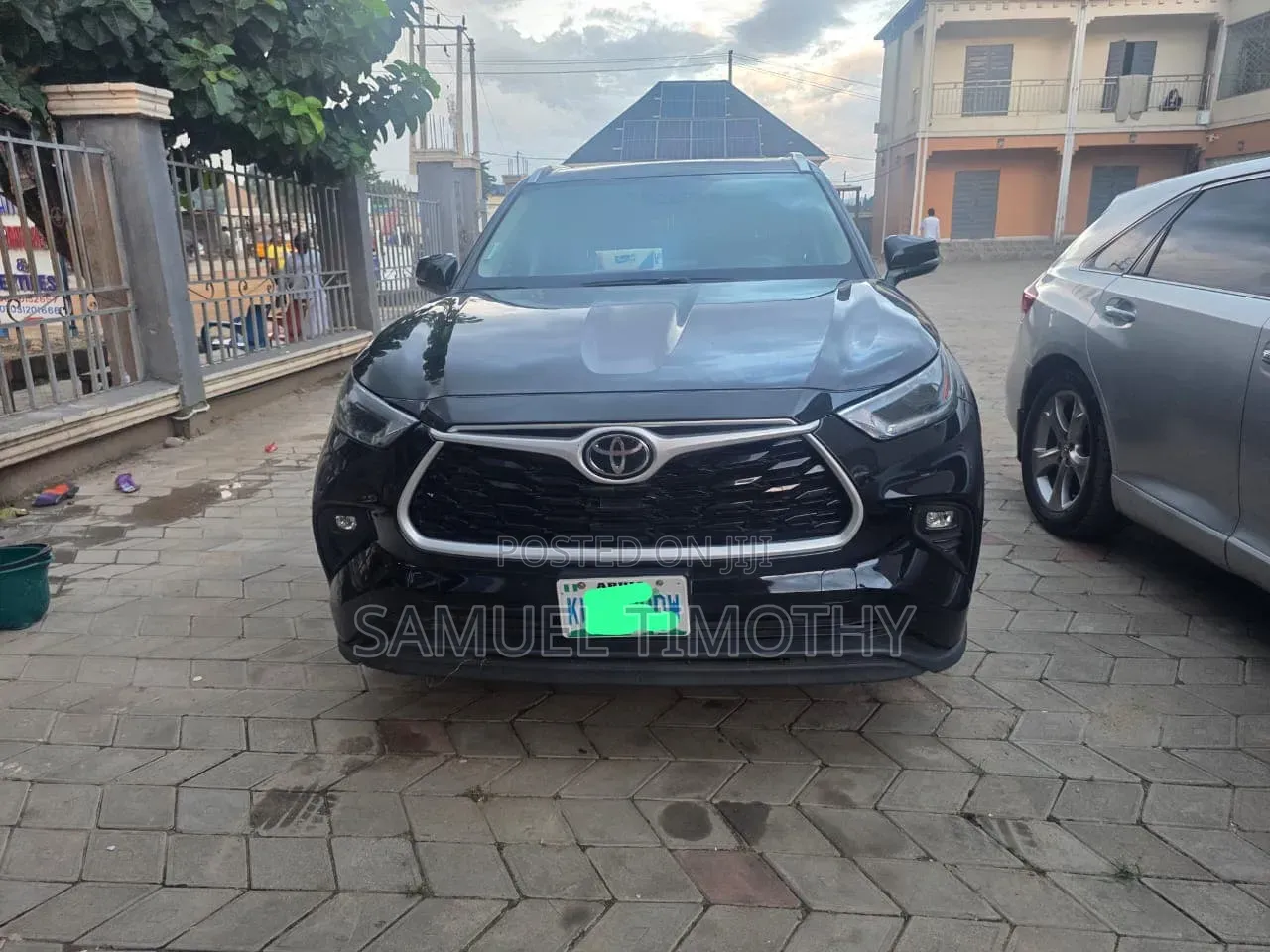 Toyota Highlander XLE 2022 Blue