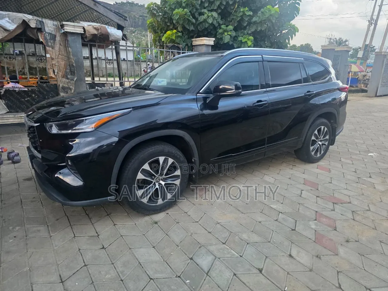 Toyota Highlander XLE 2022 Blue