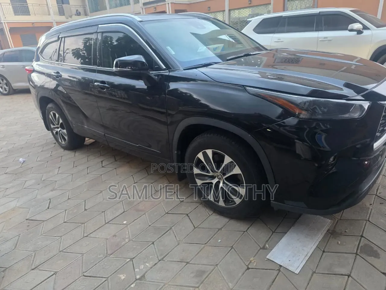 Toyota Highlander XLE 2022 Blue