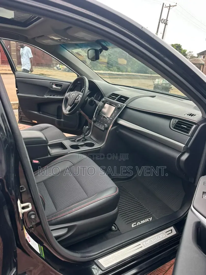 Toyota Camry SE 4dr Sedan (2.5L 4cyl 6A) 2017 Black