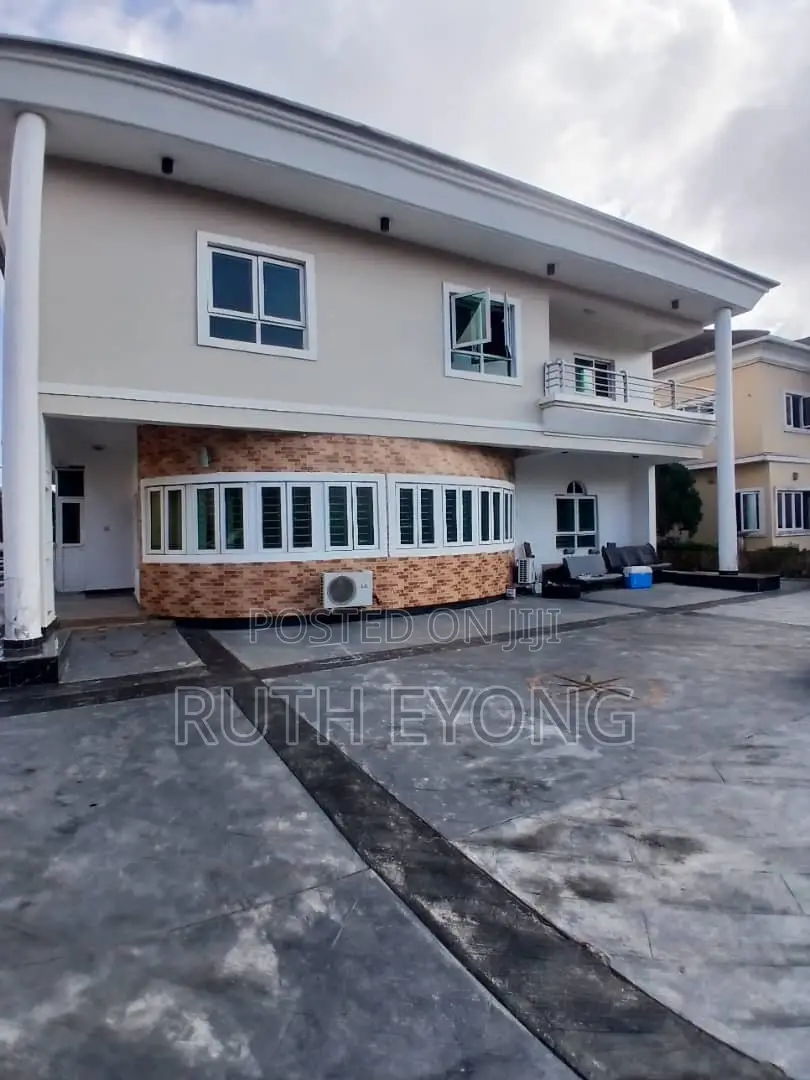 Furnished 1bdrm Apartment in Northern Foreshore, Chevron for rent