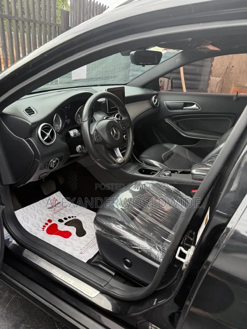 Mercedes-Benz GLA 250 2017 Black
