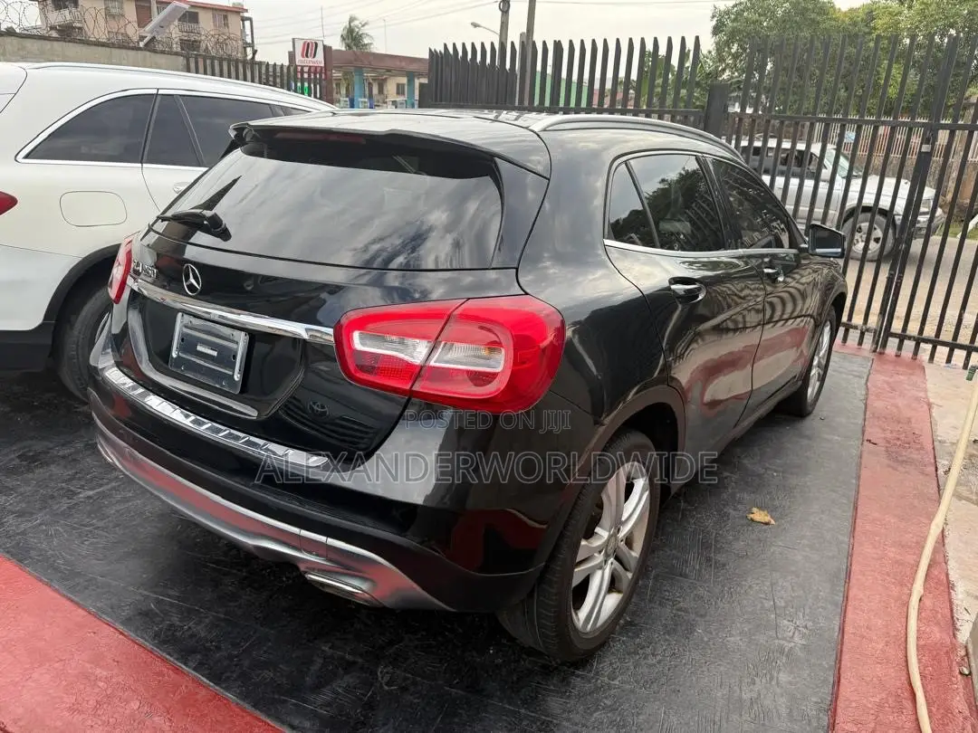 Mercedes-Benz GLA 250 2017 Black