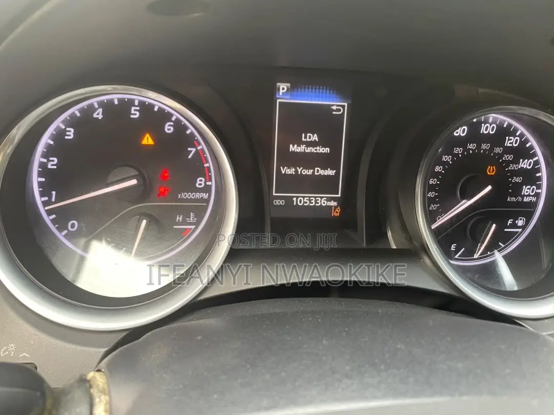 Toyota Camry SE FWD (2.5L 4cyl 8AM) 2018 Blue