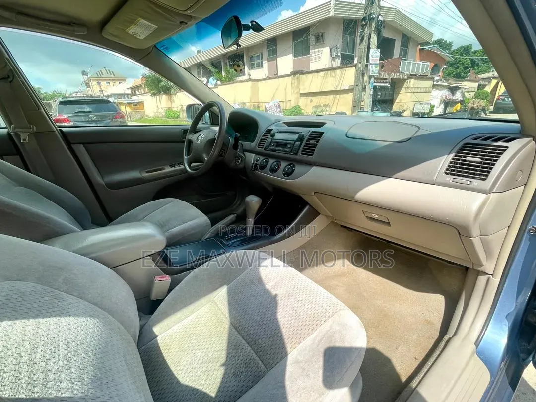 Toyota Camry 2005 Blue