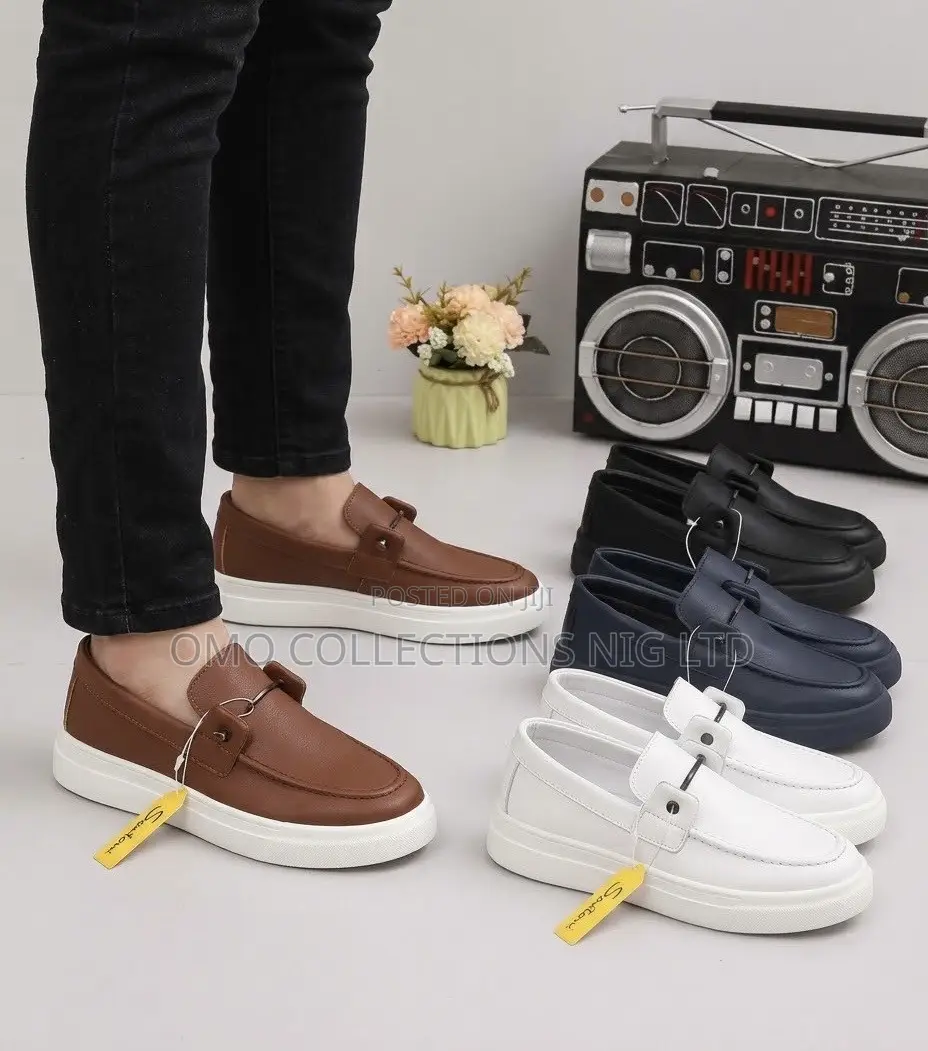 Classic Men’s Leather Loafers With White Sole – Fully Boxed