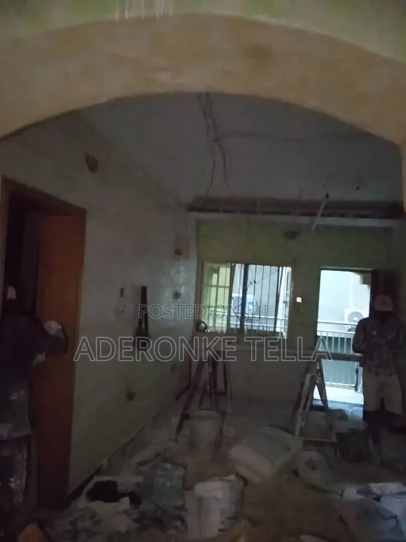 Furnished 2bdrm Block of Flats in Off Akinremi Street, Ikeja for rent