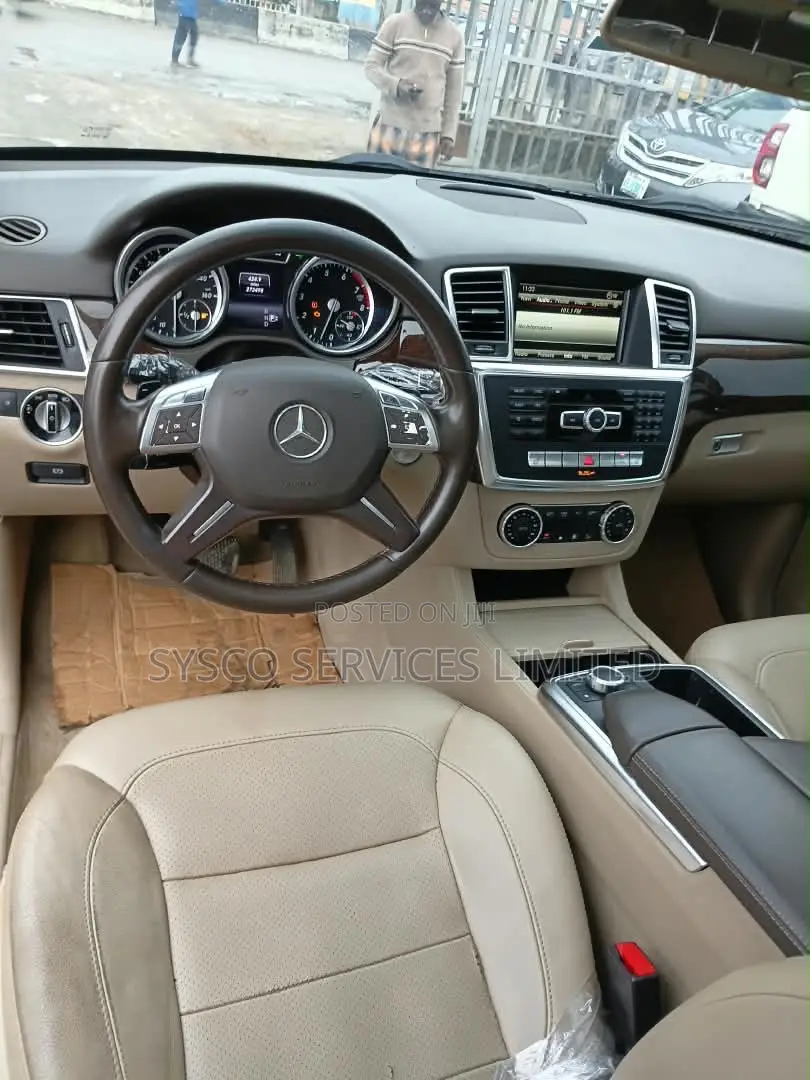 Mercedes-Benz M Class ML350 4dr SUV (3.5L 6cyl 7A) 2014 Black