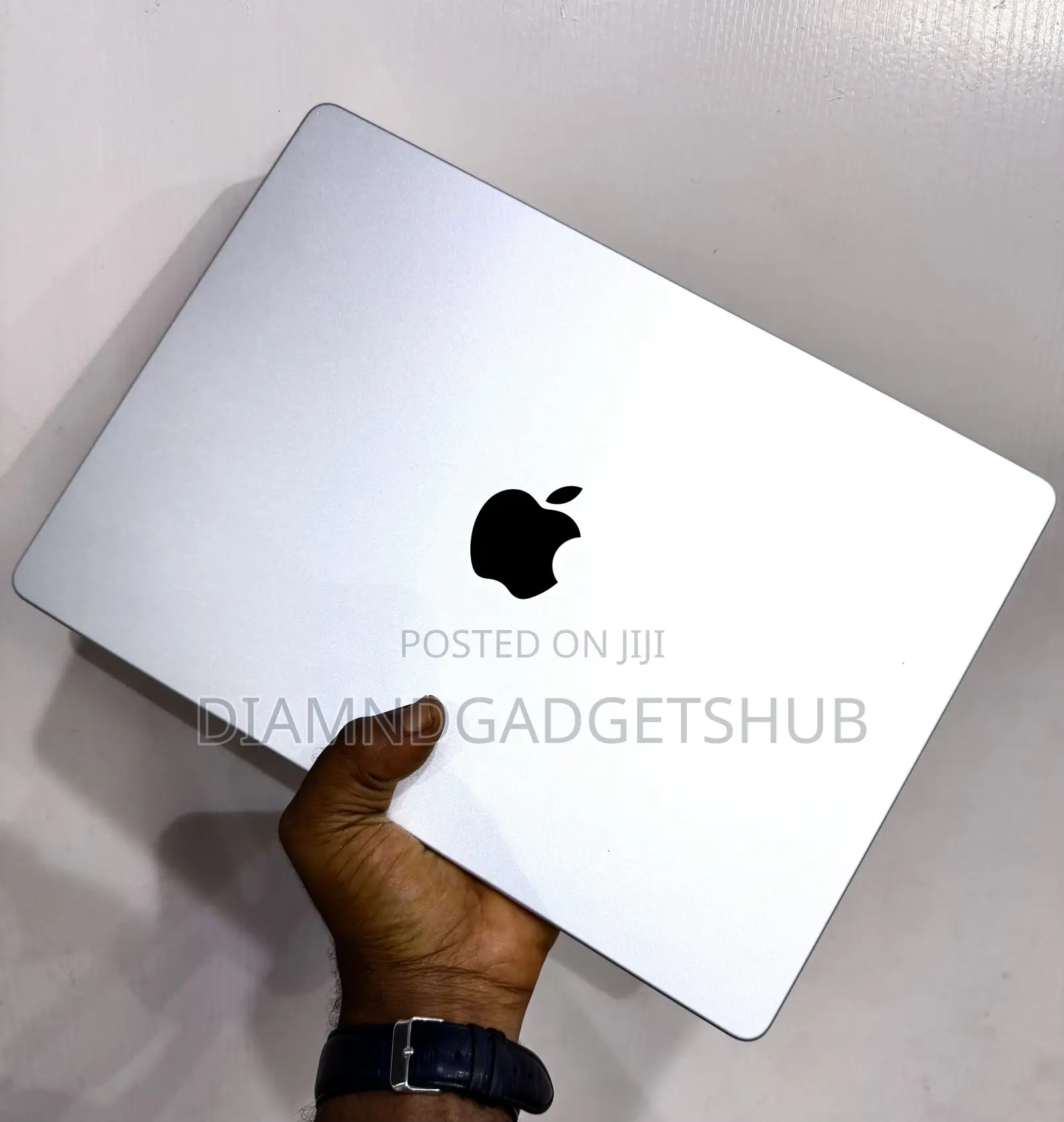 Laptop Apple MacBook Pro 2023 M3 Pro 18GB Apple M3 Pro SSD 512GB