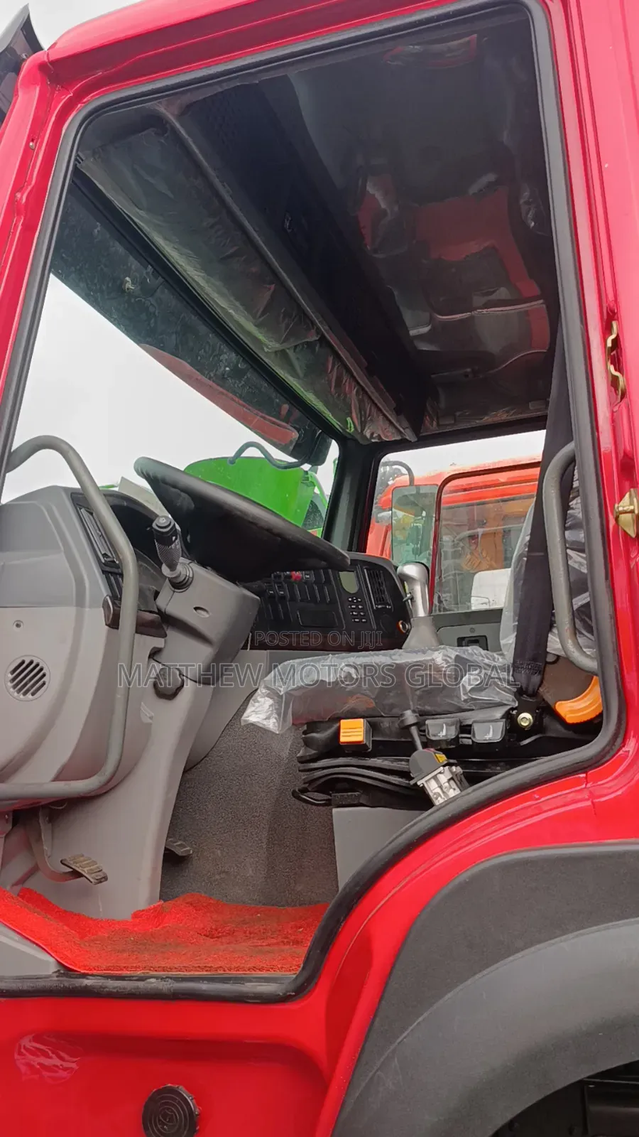 Super Clean High Grade Howo Tipper 12 Tires
