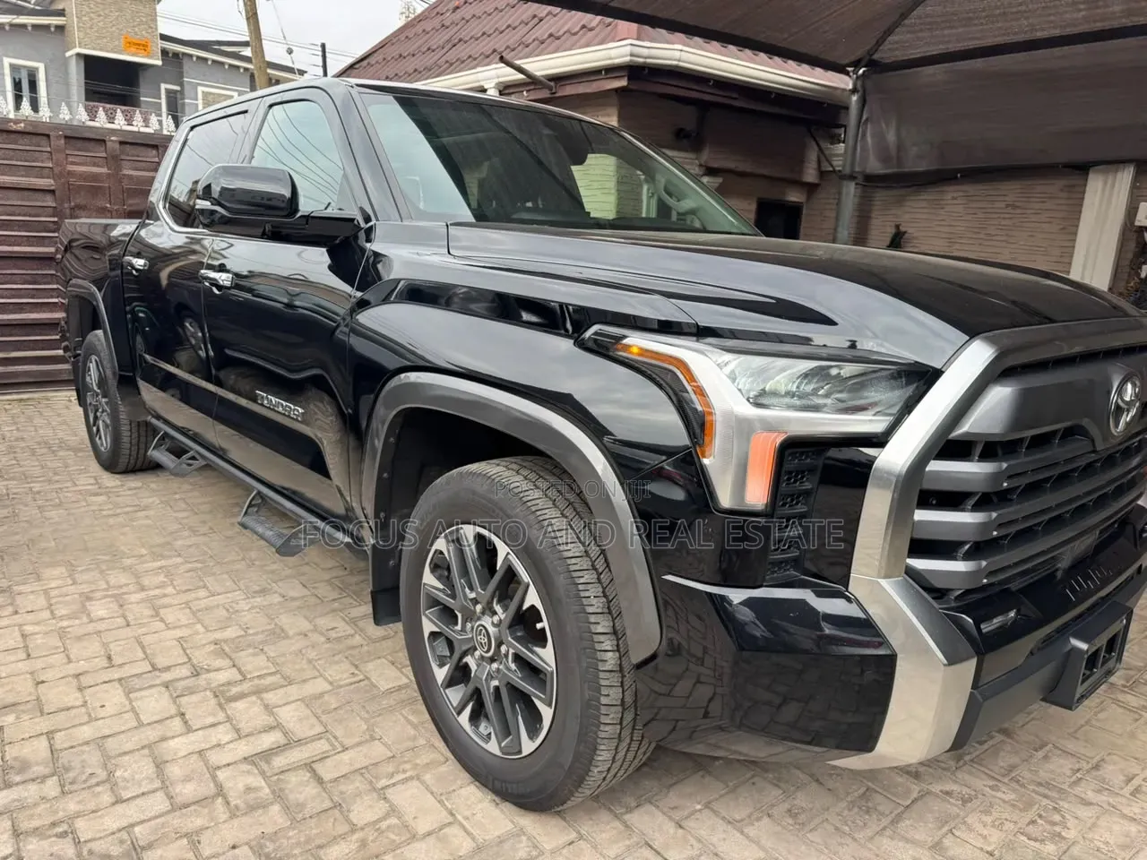 Toyota Tundra 2022 Black