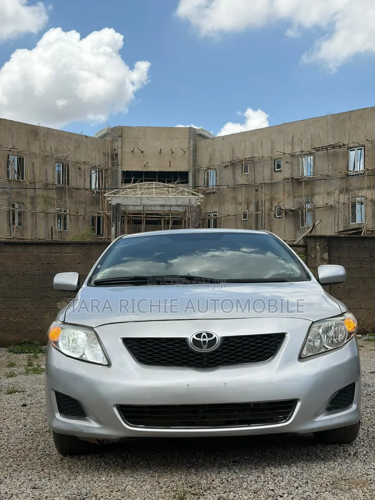 Toyota Corolla LE 4dr Sedan (1.8L 4cyl 4A) 2010 Silver