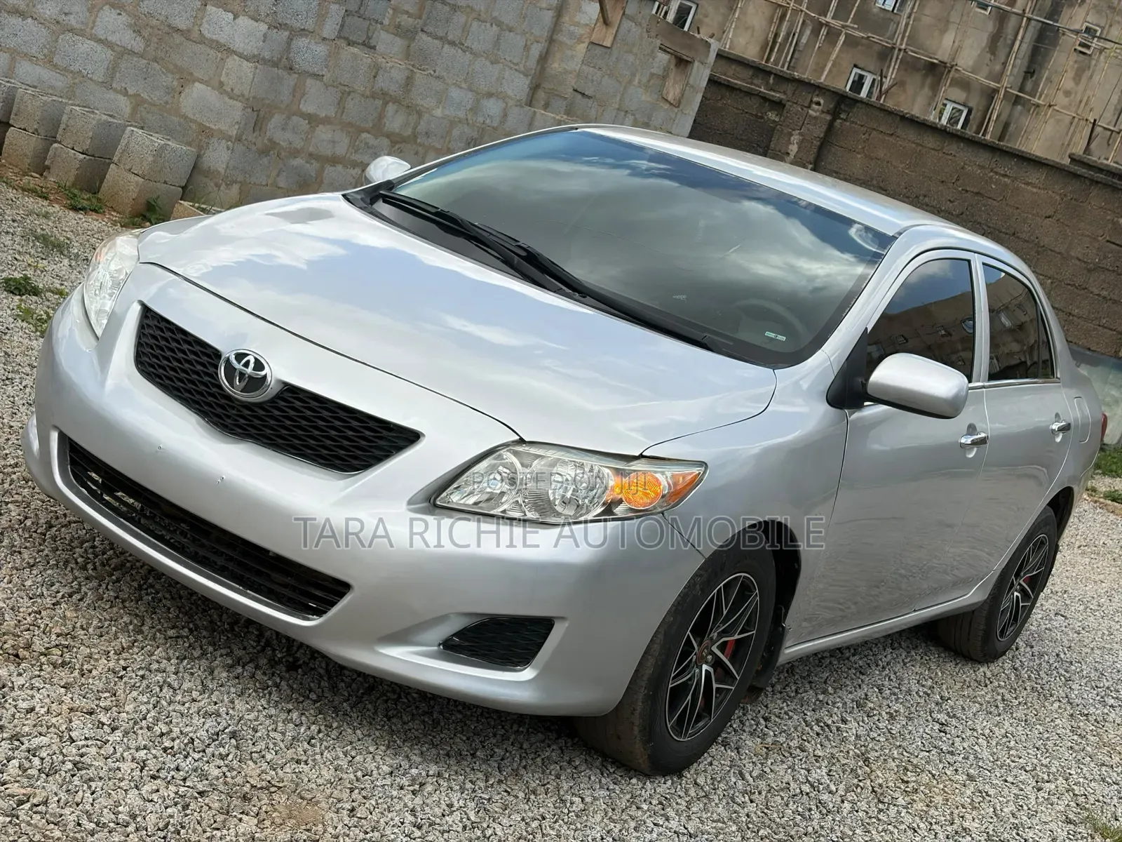 Toyota Corolla LE 4dr Sedan (1.8L 4cyl 4A) 2010 Silver