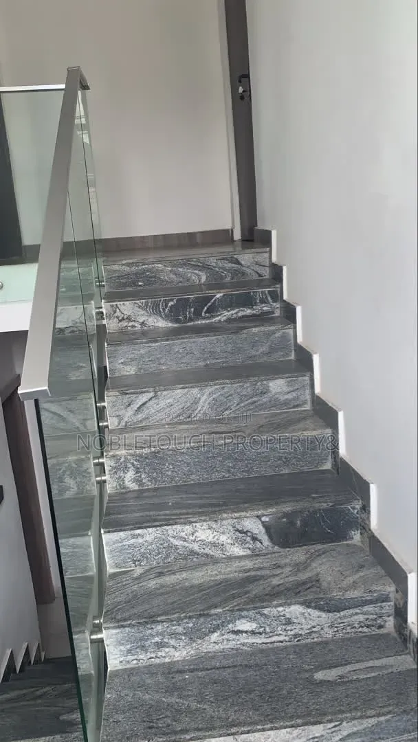 4bdrm Duplex in Osapa London Lekki for sale
