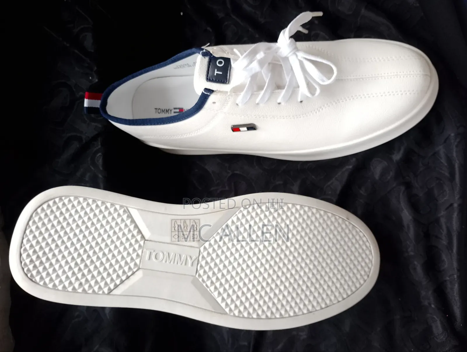 Classic Tommy Sneakers