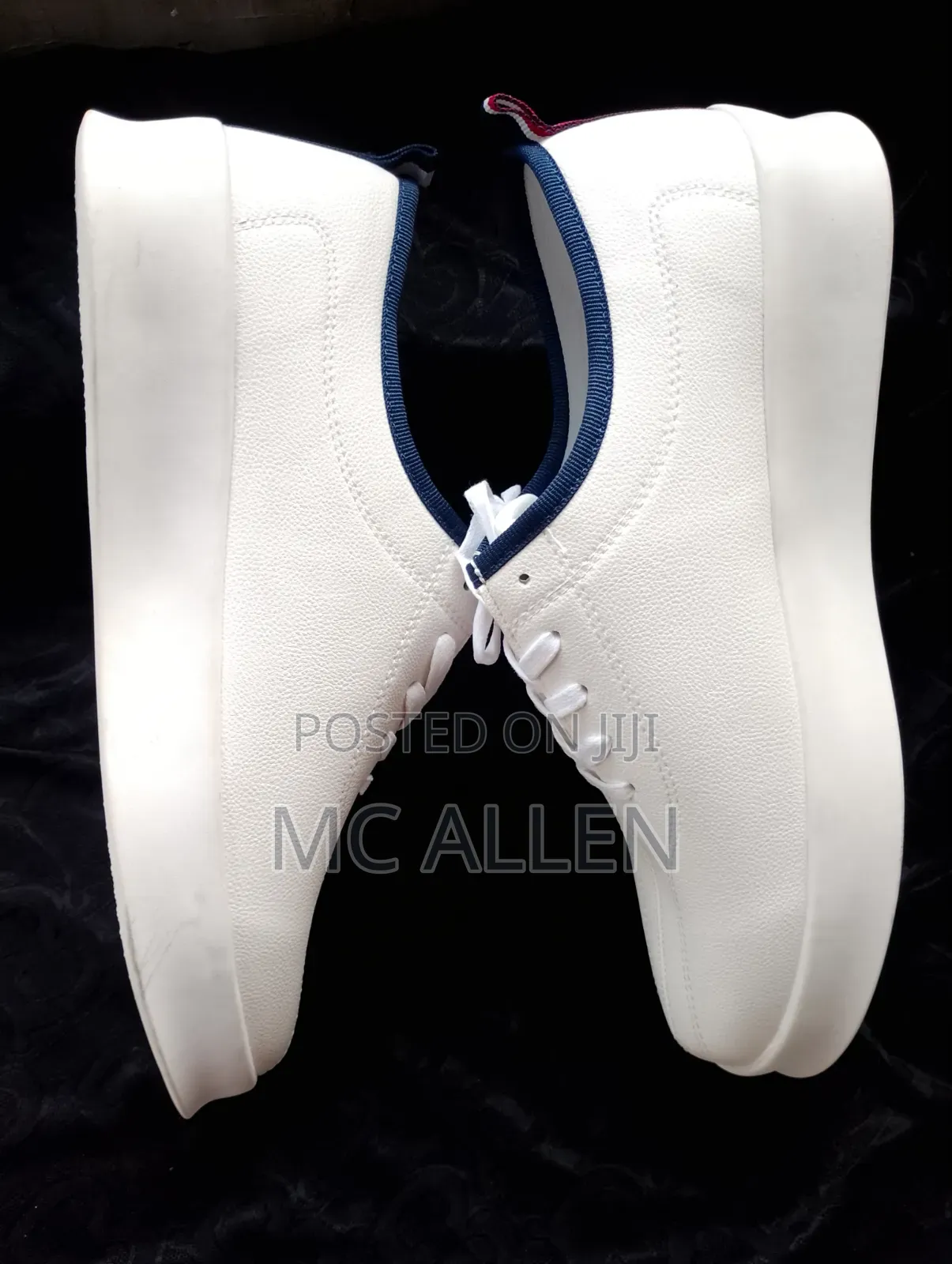 Classic Tommy Sneakers