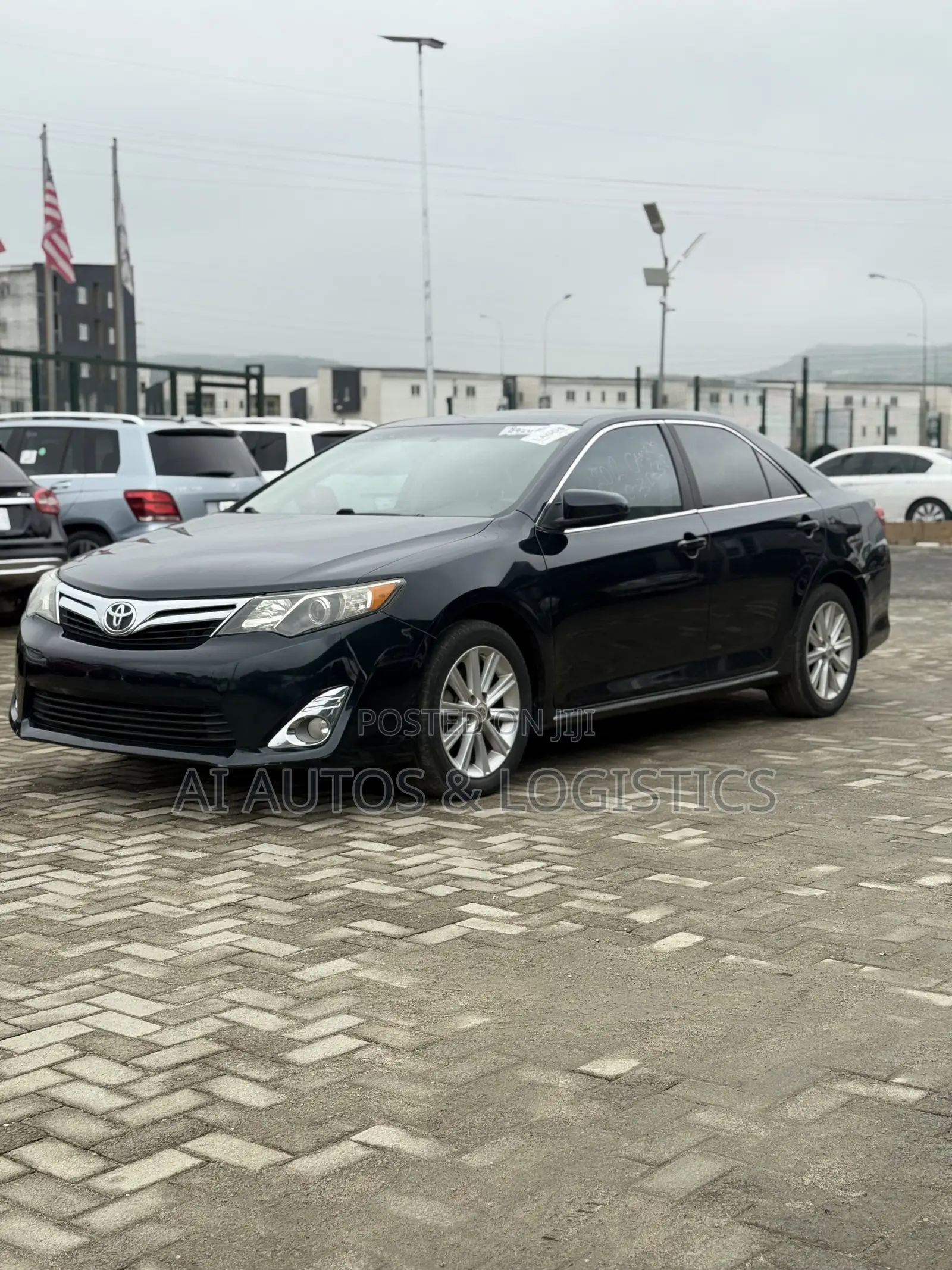 Toyota Camry XLE V6 4dr Sedan (3.5L 6cyl 6A) 2013 Black