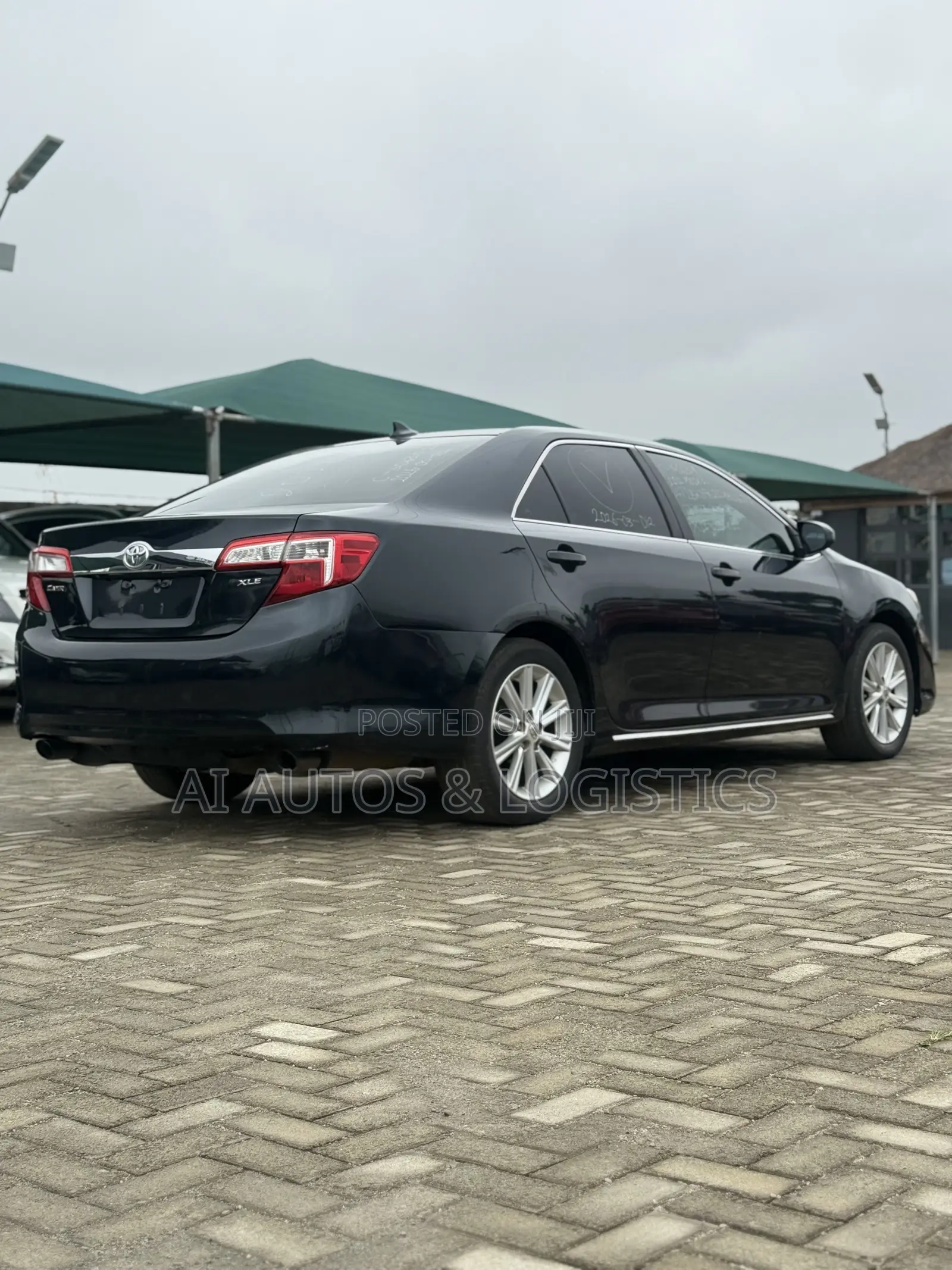 Toyota Camry XLE V6 4dr Sedan (3.5L 6cyl 6A) 2013 Black
