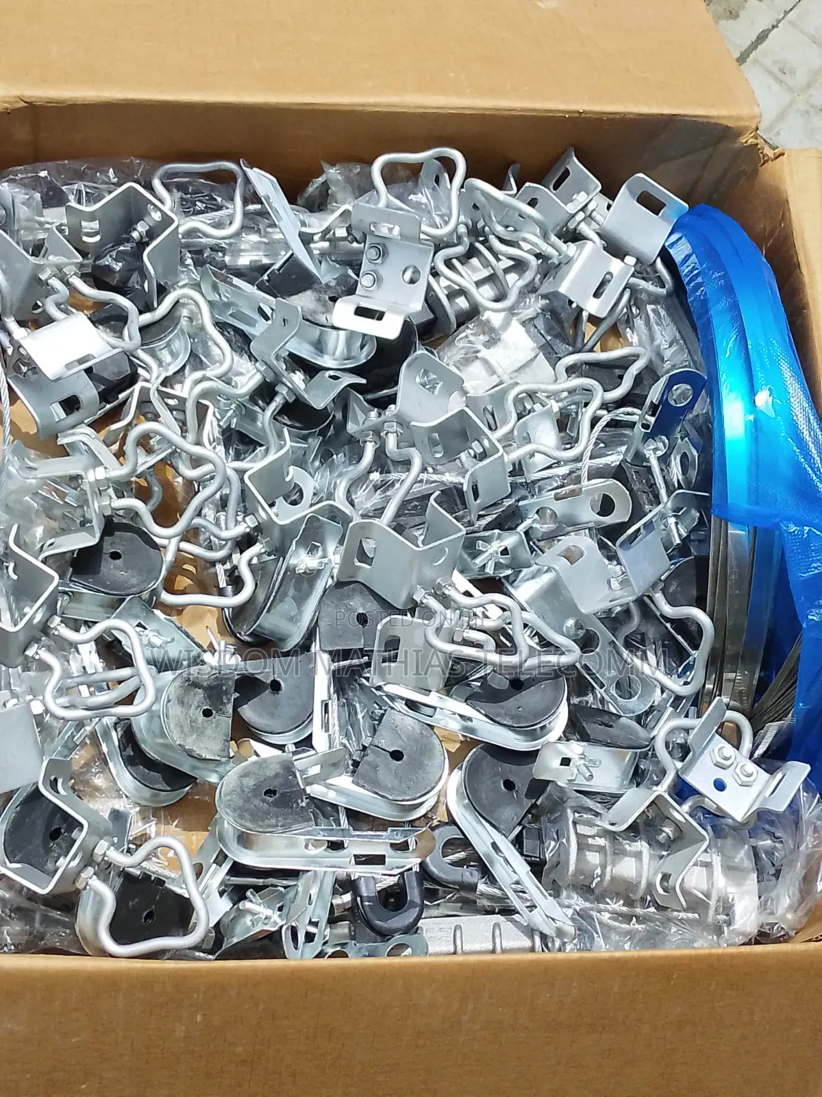 Fiber Optic Cable Suspension Bracket /Pole Mounting Hook(anchor Clamp)