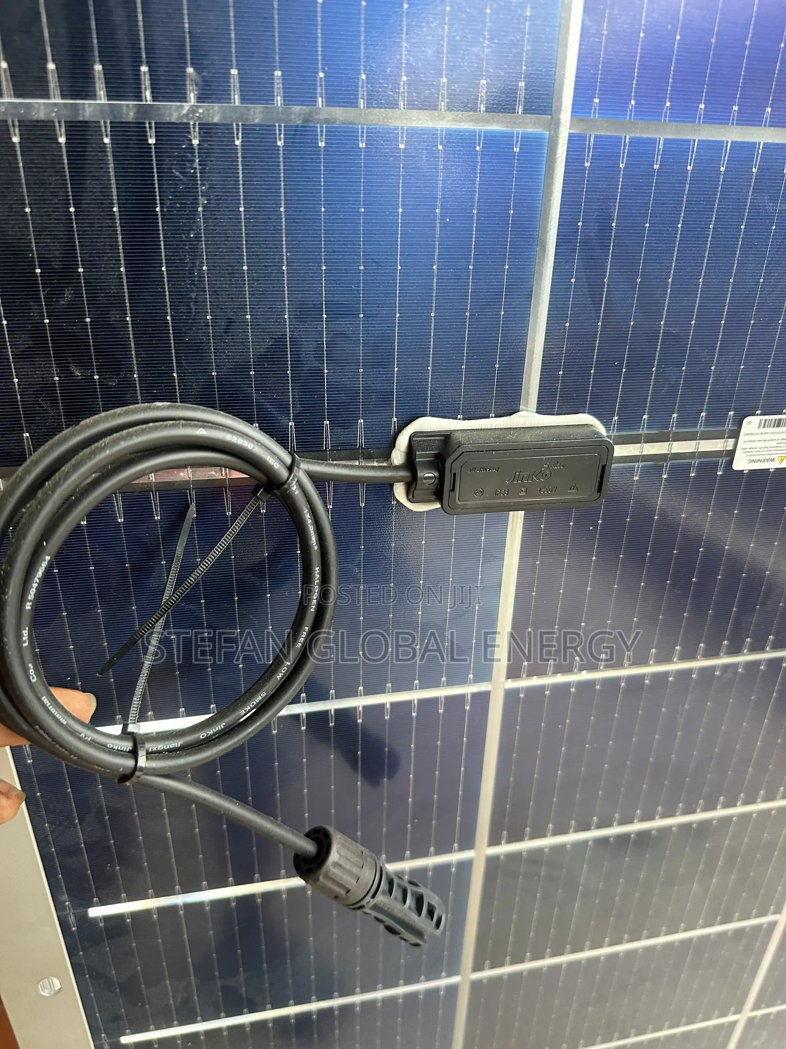 590w Original Grade a Bifercial Jinko Panel