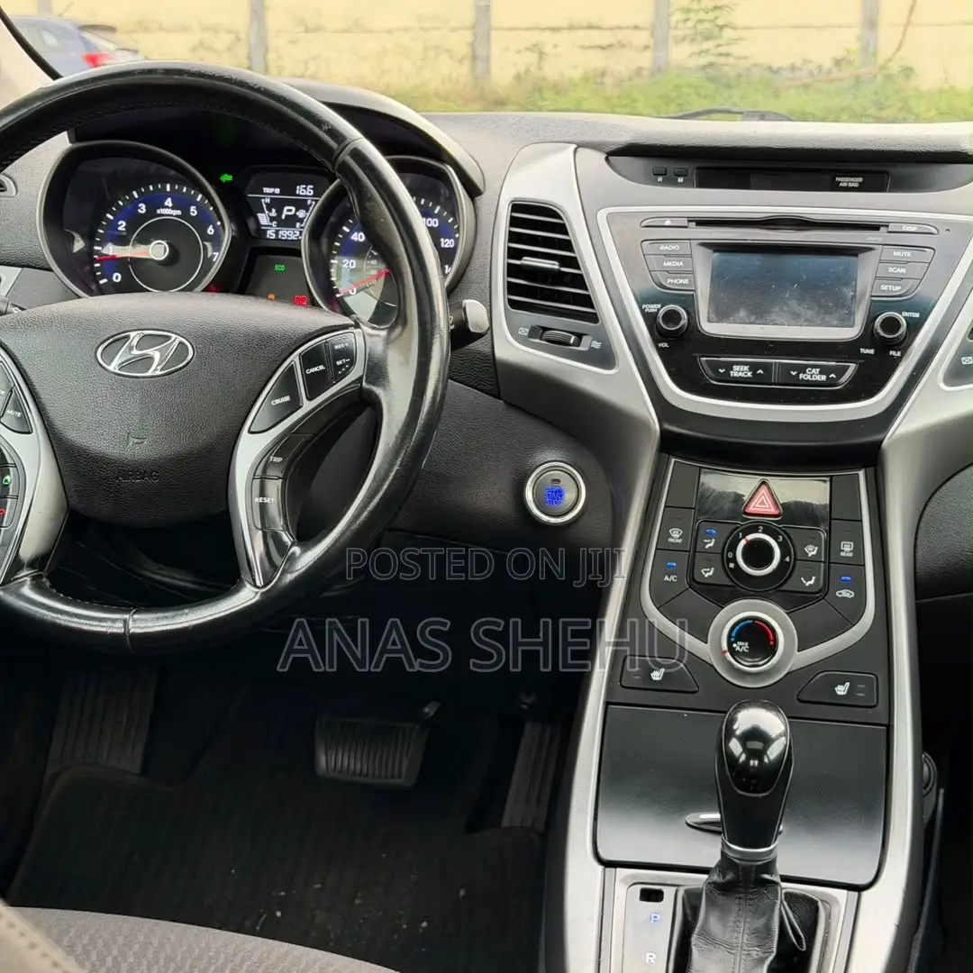 Hyundai Elantra Limited 4dr Sedan (1.8L 4cyl 6A) 2015 Red