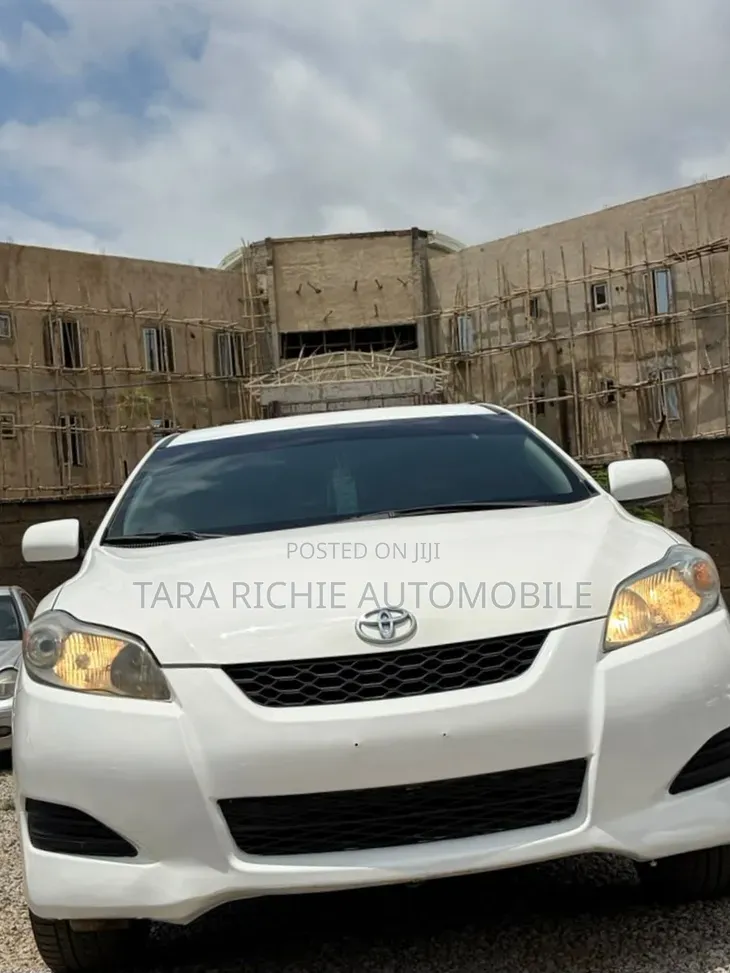 Toyota Matrix 2010 White