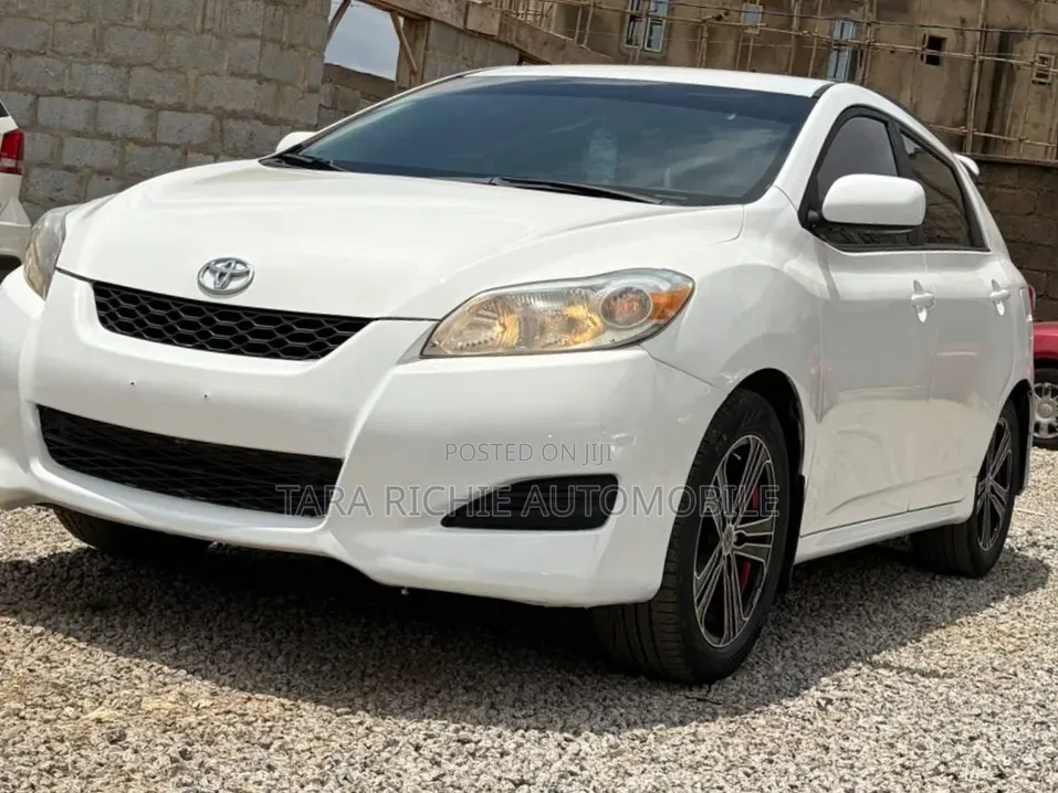 Toyota Matrix 2010 White