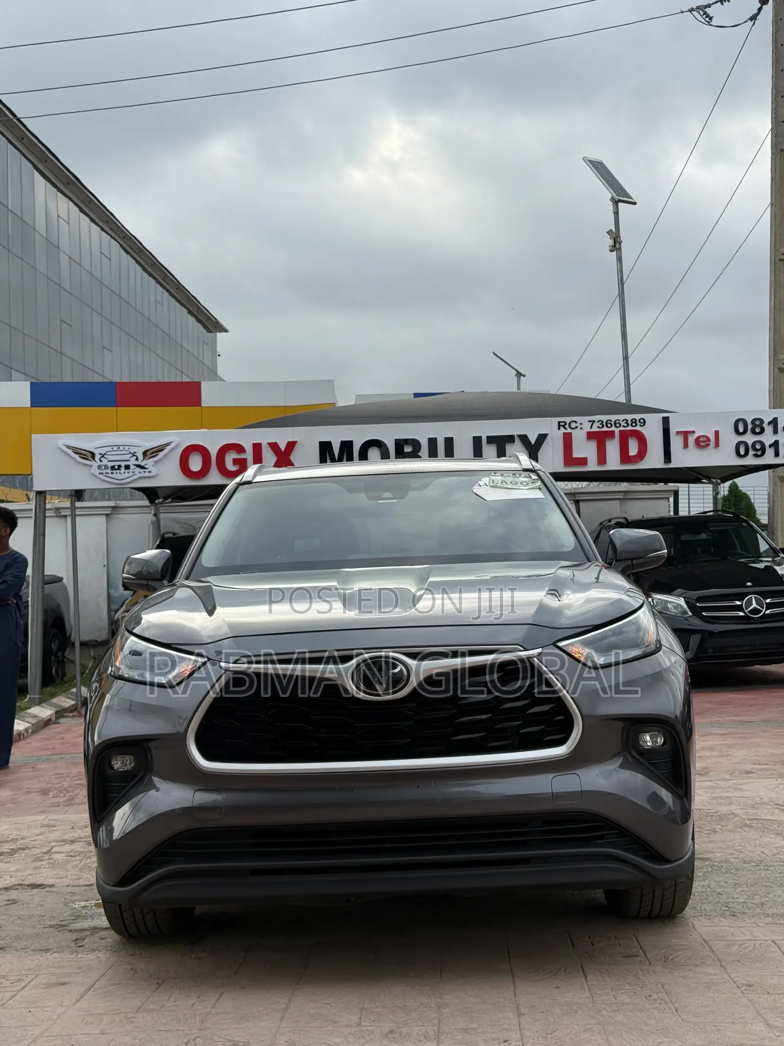 Toyota Highlander XLE 2022 Gray