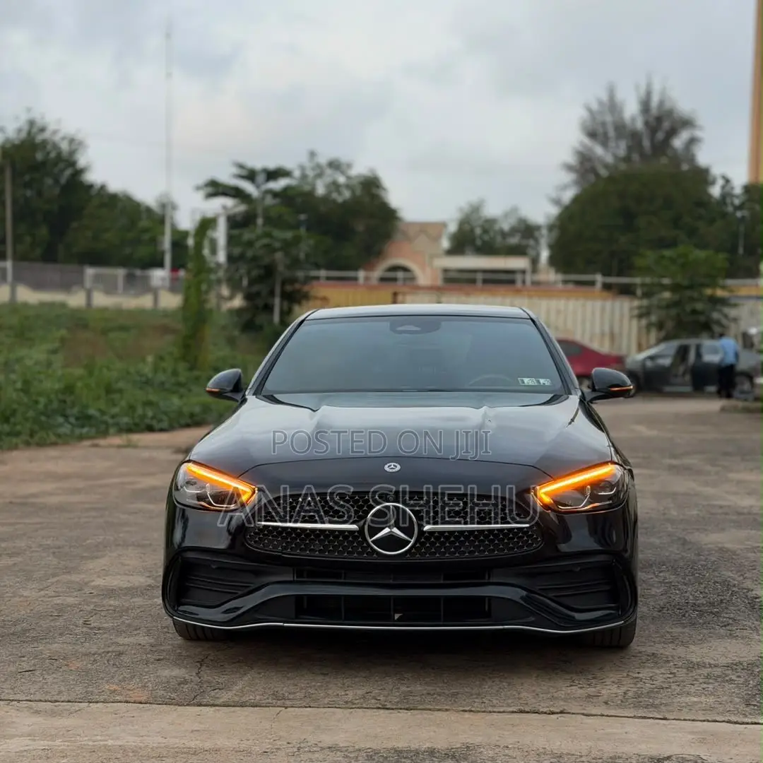 Mercedes-Benz C300 2024 Black