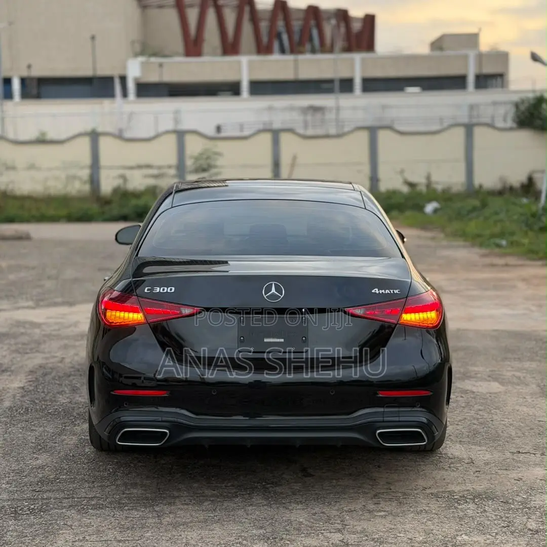 Mercedes-Benz C300 2024 Black