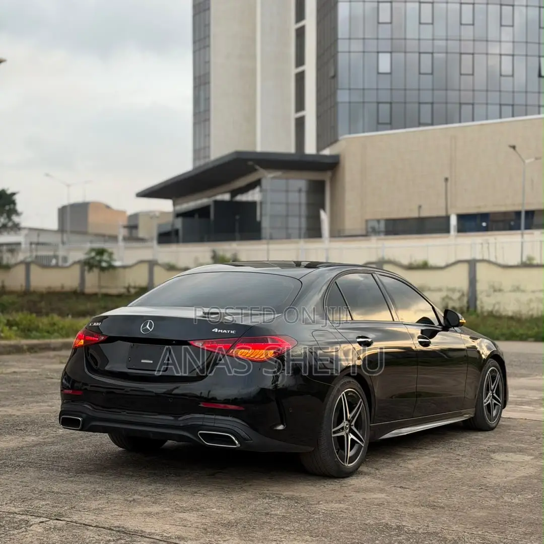 Mercedes-Benz C300 2024 Black