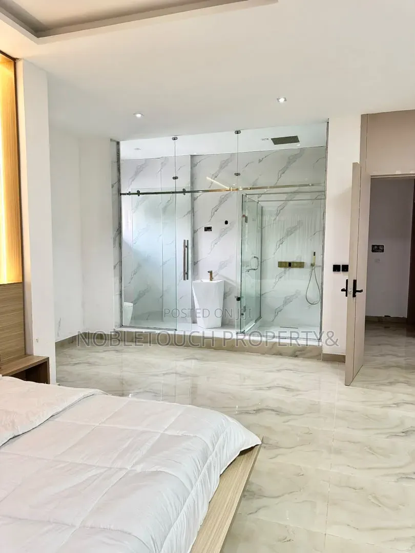 3bdrm Block of Flats in Ikoyi Lagos for sale