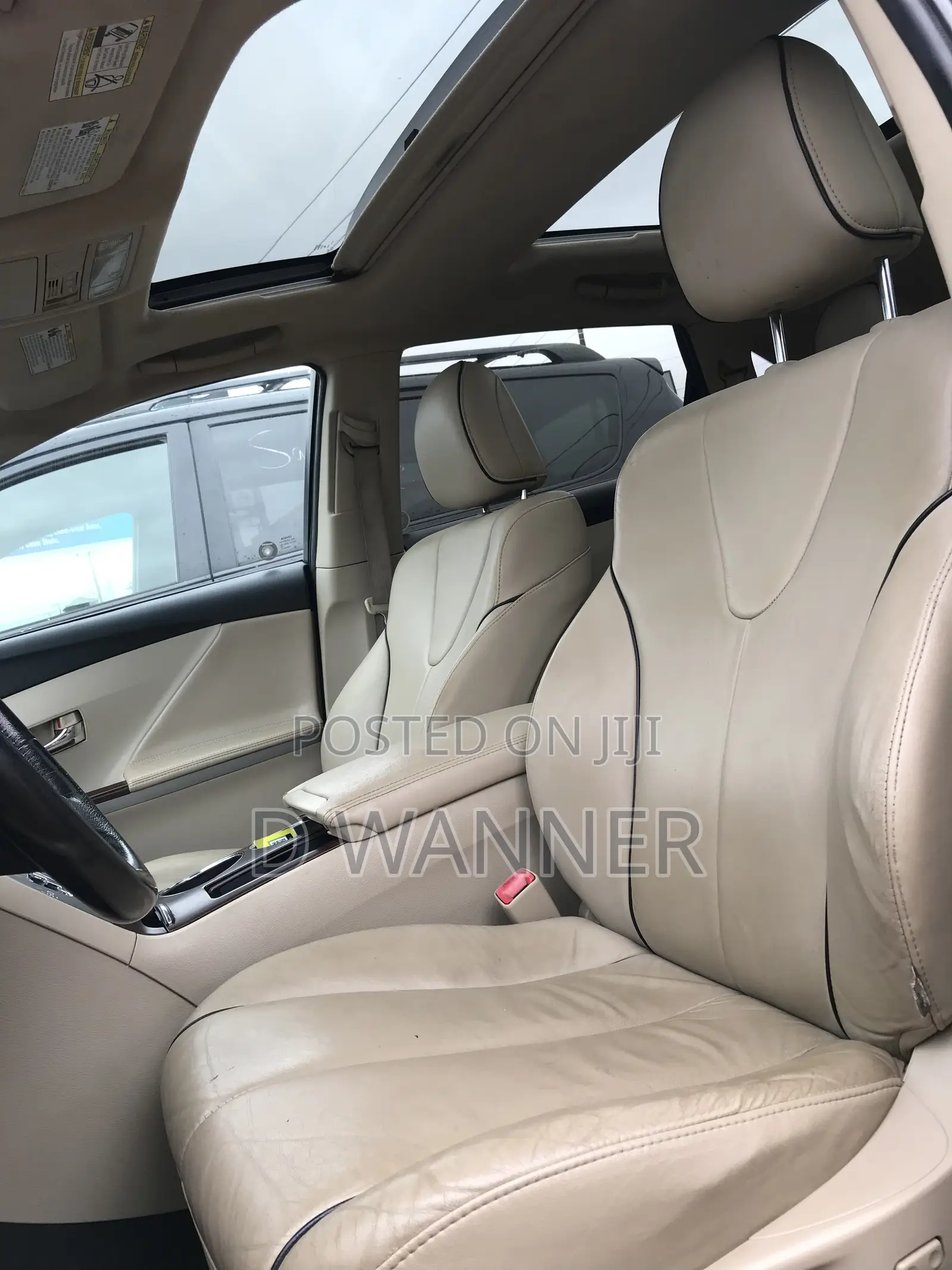 Toyota Venza AWD 2010 Beige