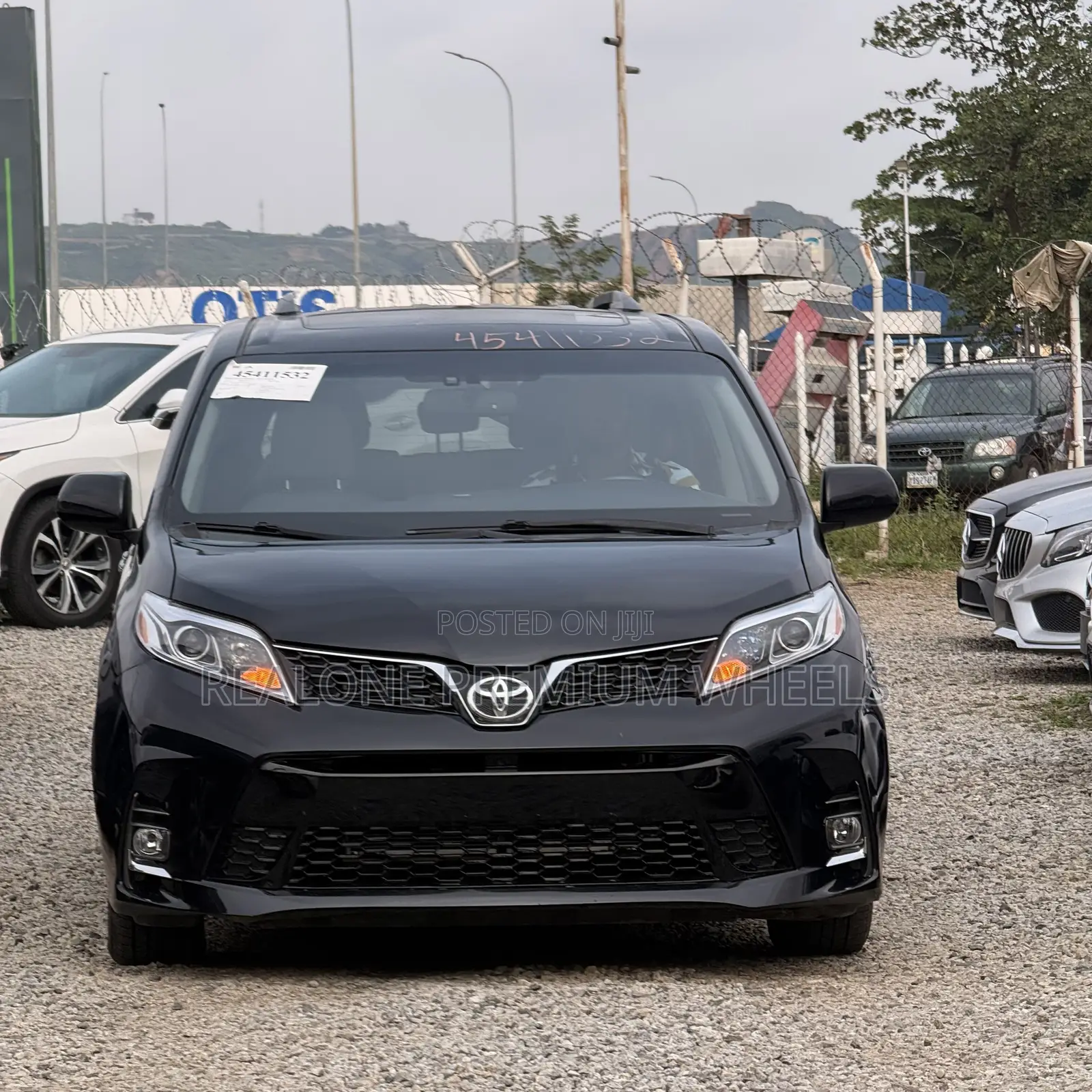 Toyota Sienna 2017 Black