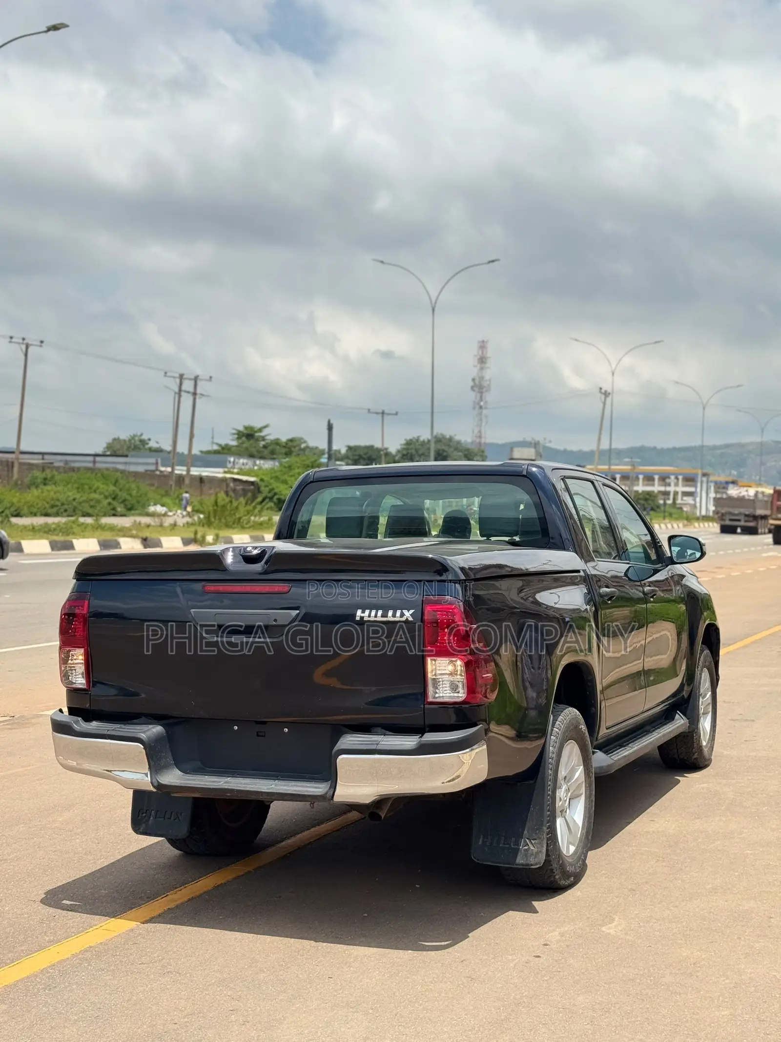 Toyota Hilux Rugged X 4x4 2018 Black