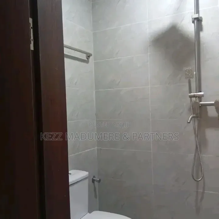 4bdrm Duplex in New Gra Port for rent