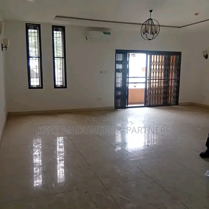 4bdrm Duplex in New Gra Port for rent