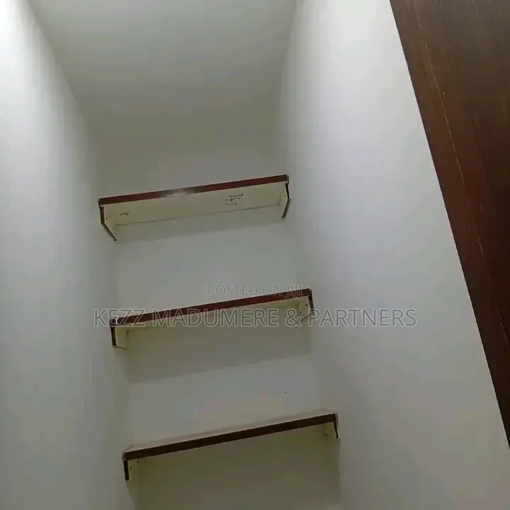 4bdrm Duplex in New Gra Port for rent