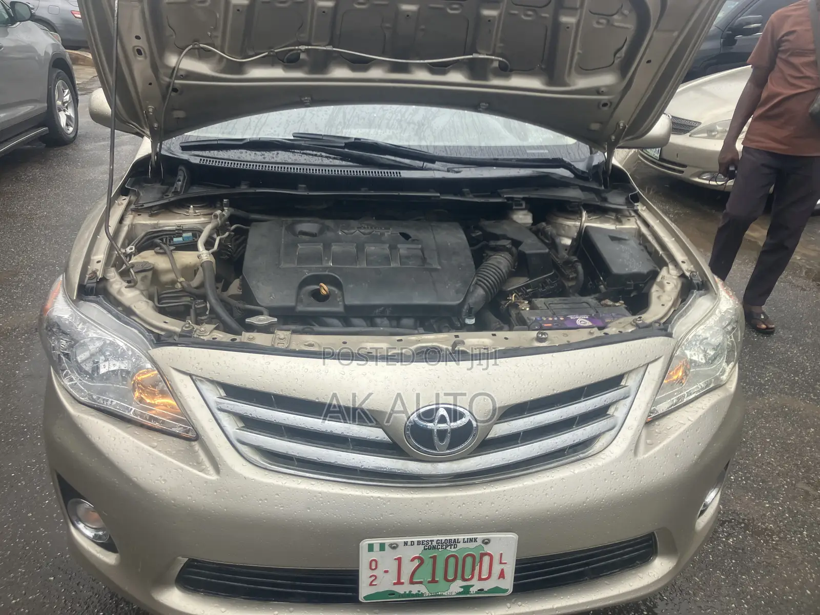 Toyota Corolla LE 4dr Sedan (1.8L 4cyl 4A) 2010 Gold