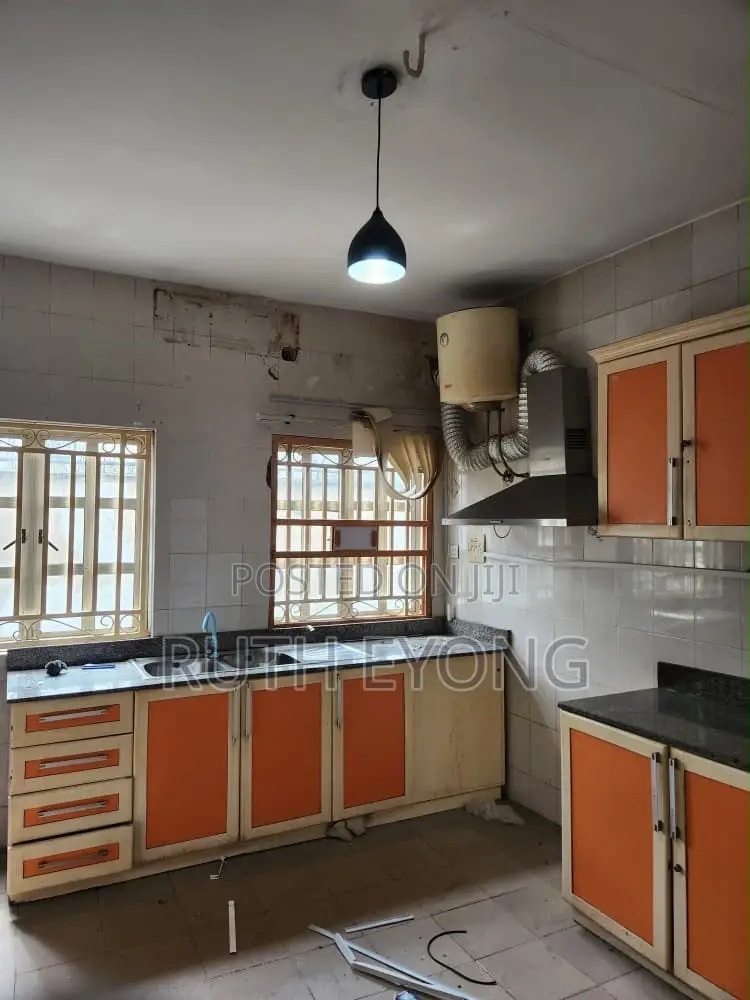 3bdrm Apartment in Ikate for rent