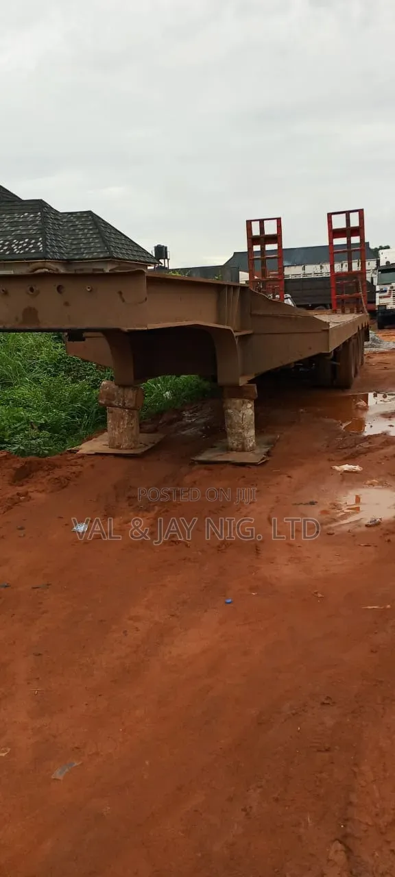 120 Tons 4 Axle Lowbed Back - Construction Company Use