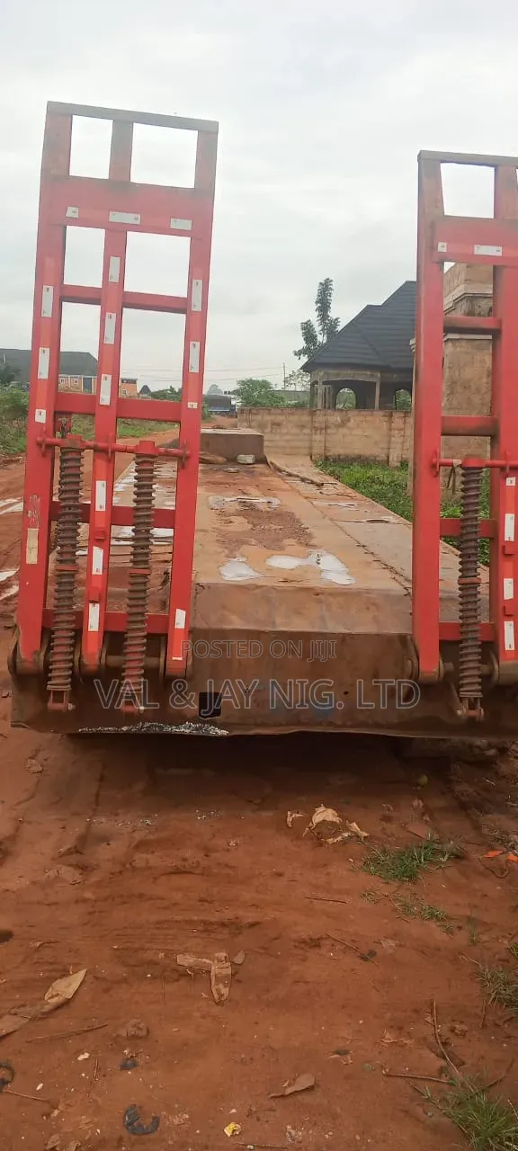120 Tons 4 Axle Lowbed Back - Construction Company Use