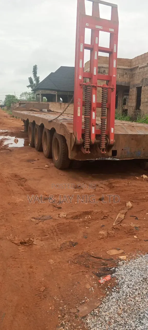 120 Tons 4 Axle Lowbed Back - Construction Company Use