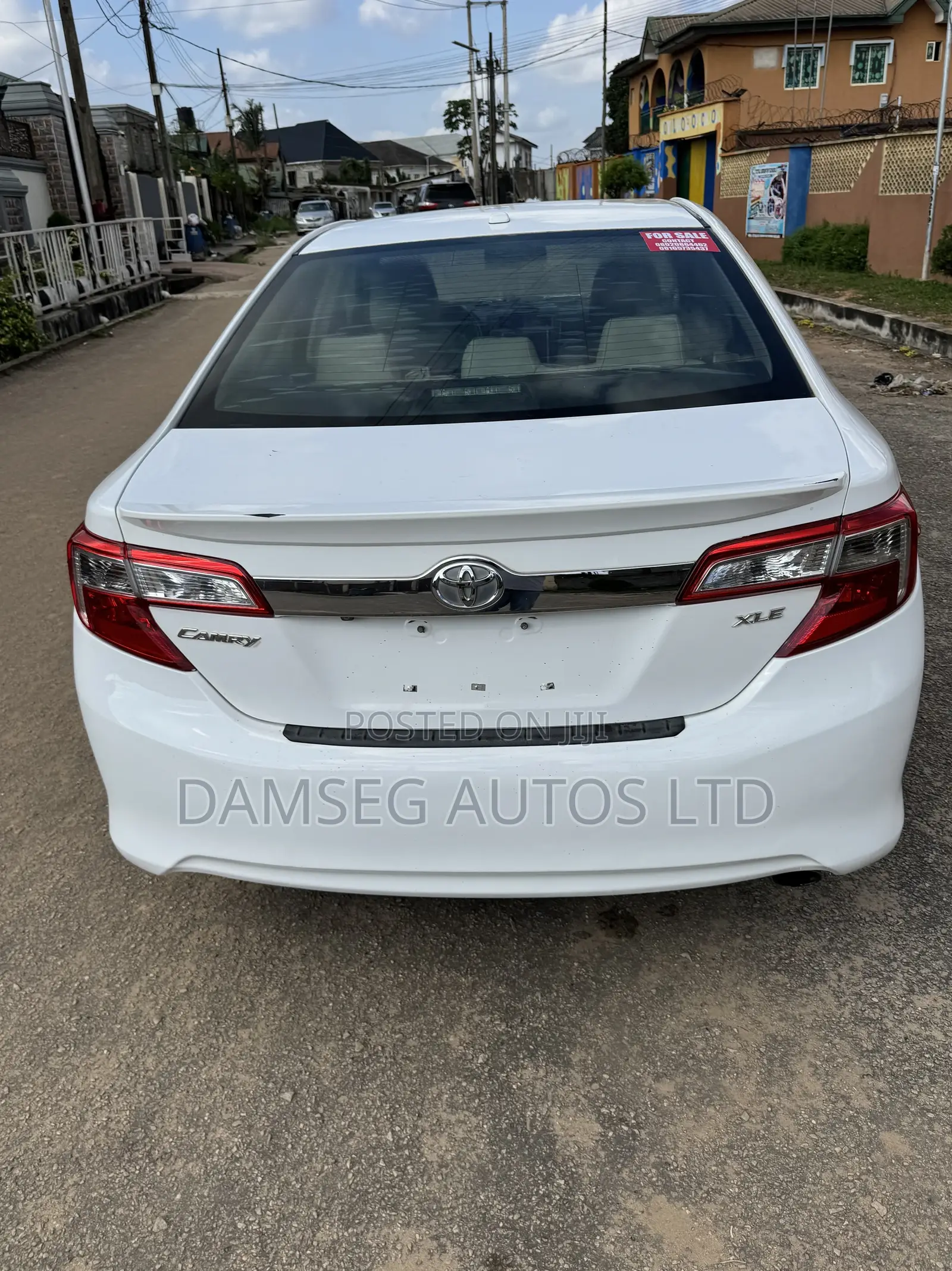 Toyota Camry XLE 4dr Sedan (2.5L 4cyl 6A) 2012 White